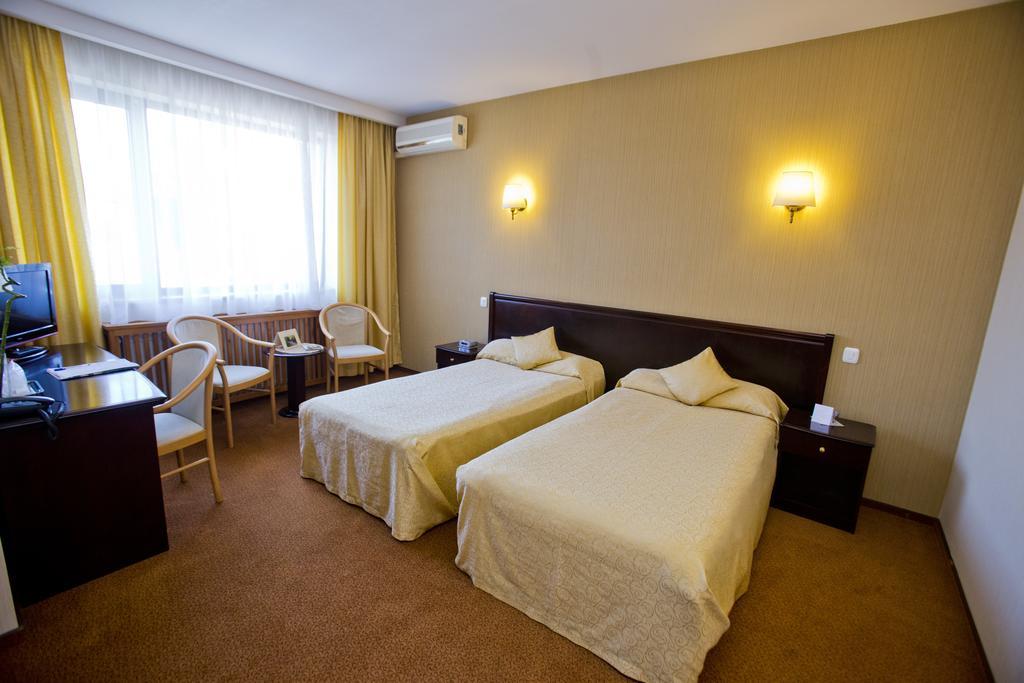 Hotel Dan Букурещ Екстериор снимка
